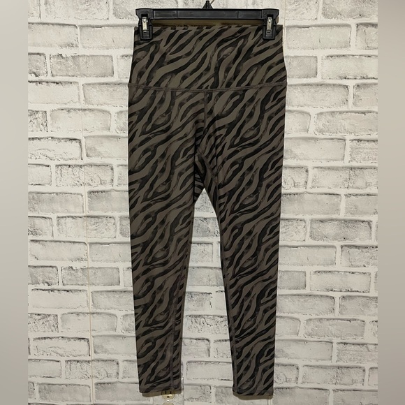 Women’s Evolution and Creation animal print high waist The Brianna leggings Sm - Picture 1 of 3